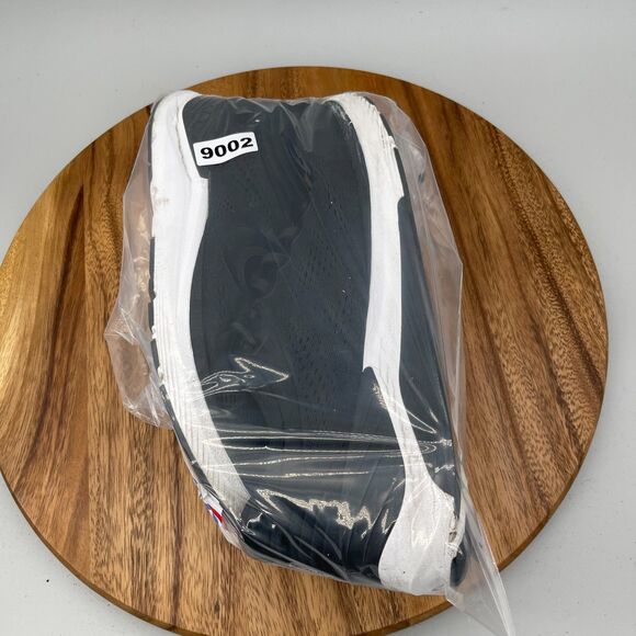 Topo Ultrafly 4 Shoes mens Size 12 Black Running Comfort Walking Sneakers - Picture 8 of 8